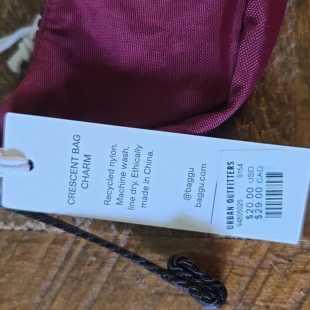 BAGGU Mini Bag in Burgundy and Black - Picture 2 of 3